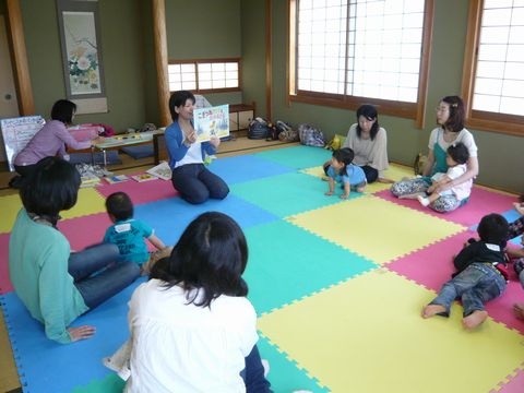 5月1・絵本読み聞かせ