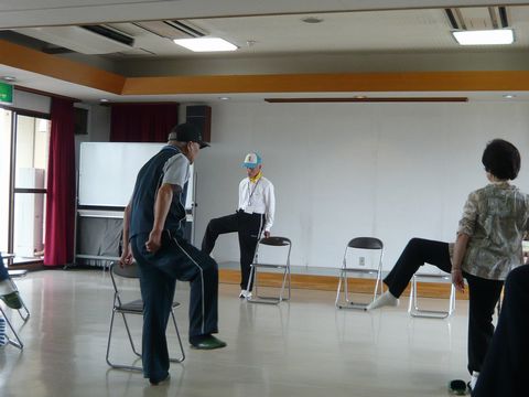 2_2・椅子を使った運動2