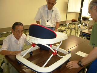 おもちゃの病院　診察中