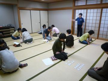 競技かるたの様子