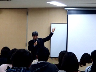 家庭教育講演会の様子