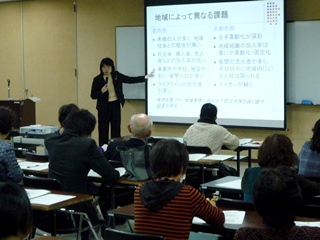 女性の目線で考える防災講座の様子