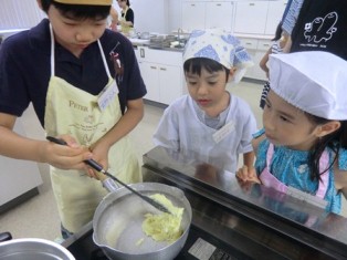 カレーソース作成中