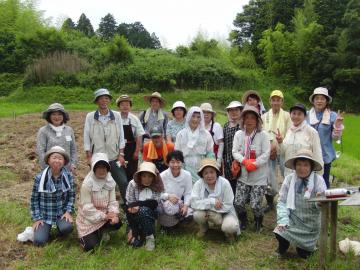植え付け作業を終えて