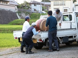 太鼓搬入