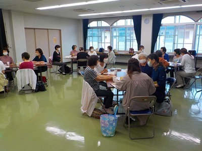 おしゃべり会の全体写真