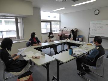 【令和2年度せいぶ講座企画チーム】の会議の様子
