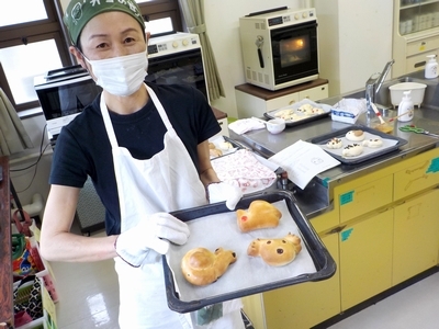 焼き立てパンと鶴先生