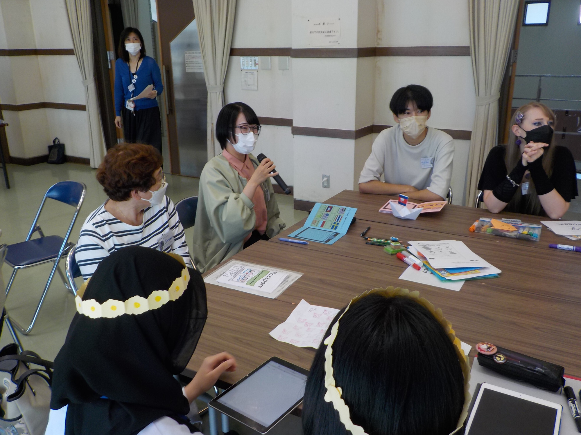 留学生に対しての思いや感じたことを発表する大学生