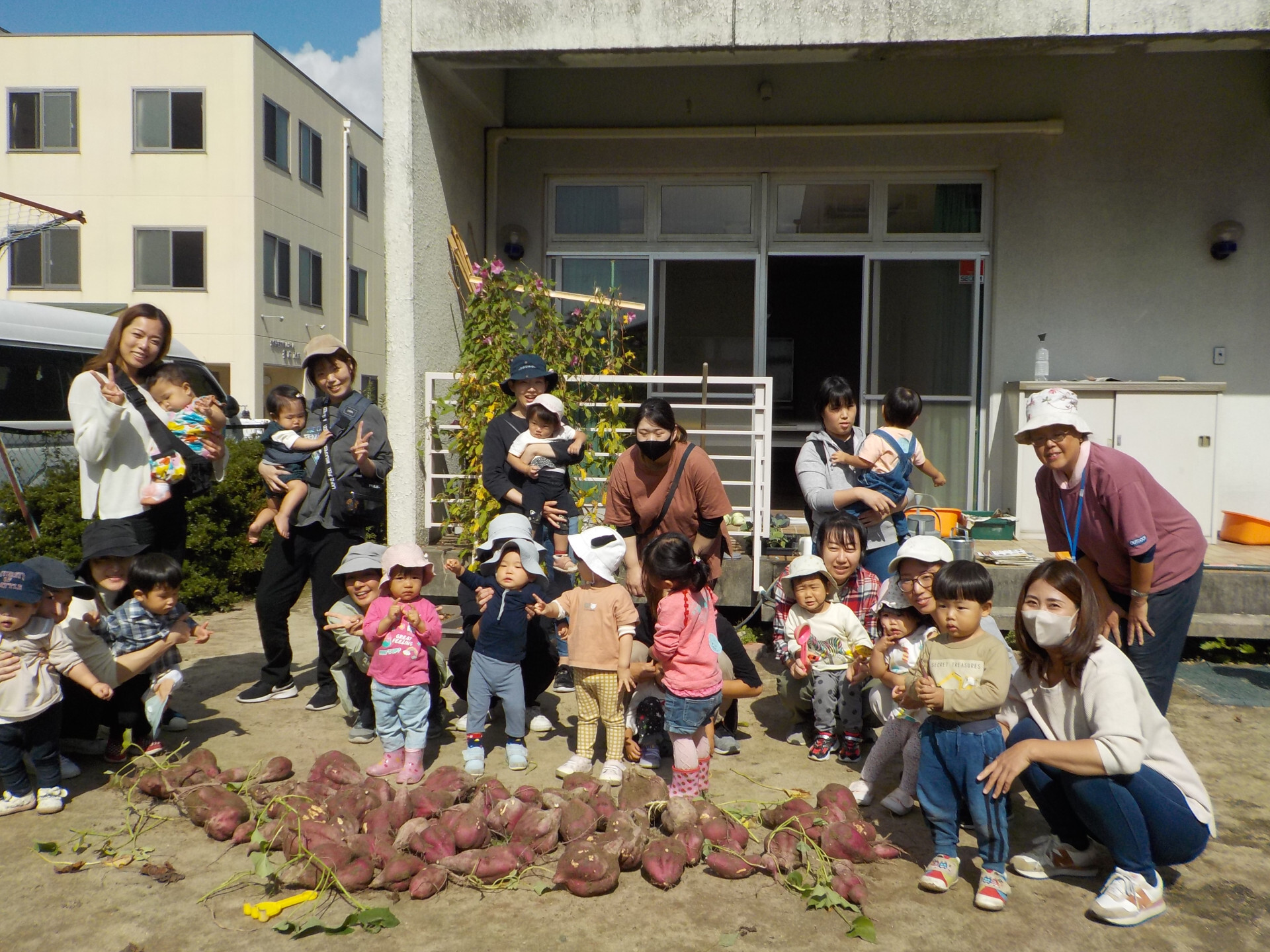 さつま芋収穫後の集合写真