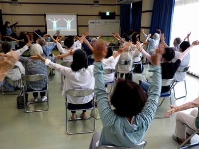 お口も体もエクササイズ