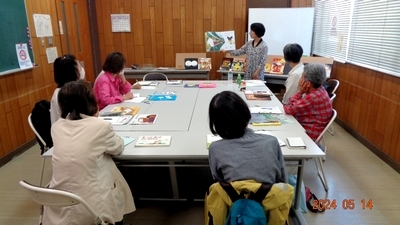 絵本専門士の方の読み聞かせ