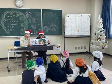 クリスマス!おはなし会の様子