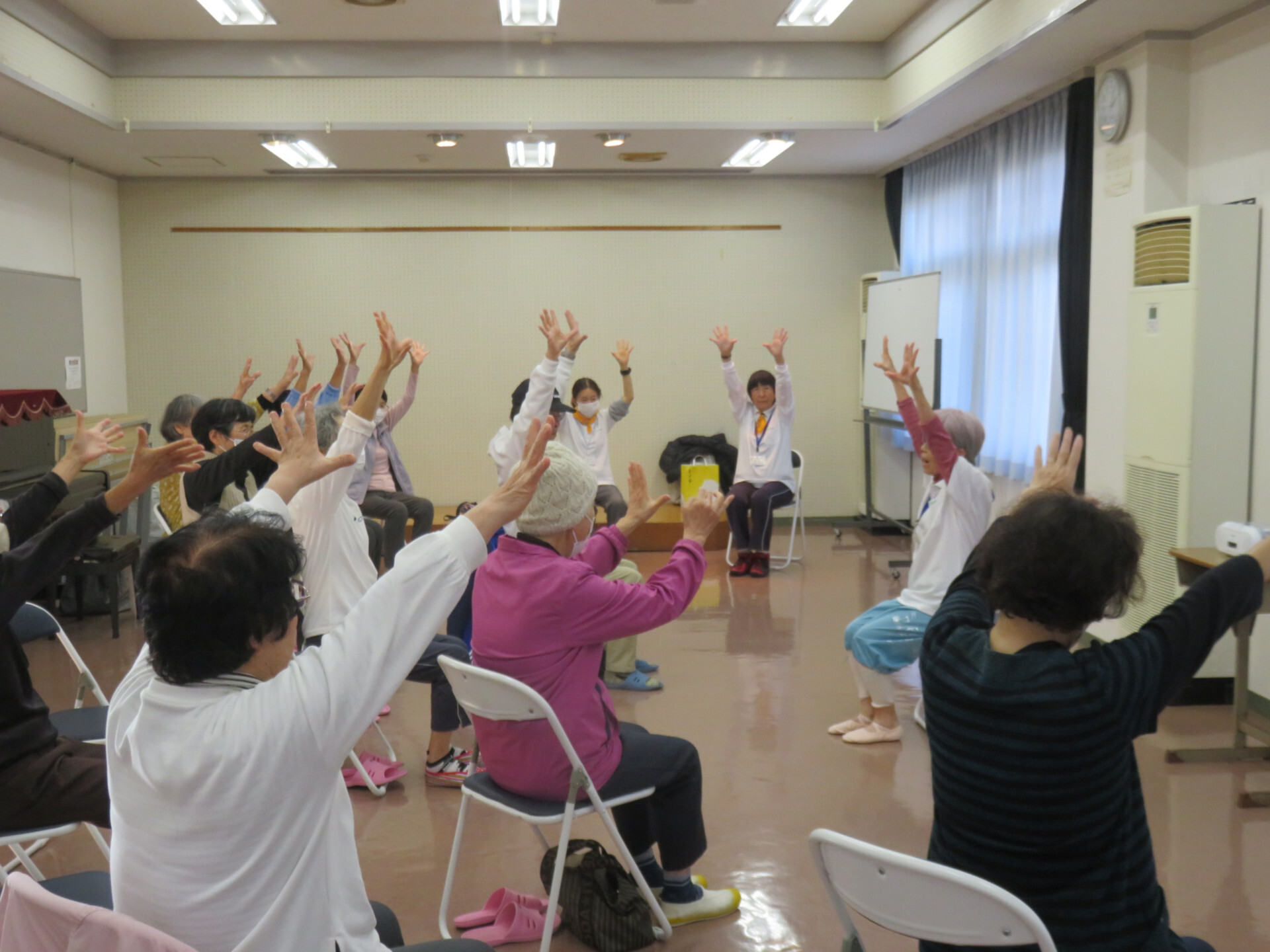 講座(健康体操)の様子