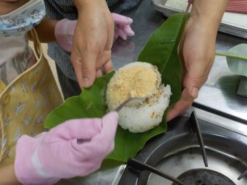 きなこをかけている写真